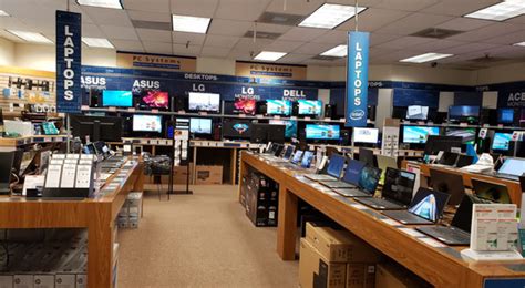 Micro center marietta - General Computer Hardware & Network Specialist (Former Employee) - Marietta, GA - September 13, 2017. At Micro center, unless you work in the Systems Department, you don't really make a lot of money. Most everyone is paid $4.00 and hour plus commission and a majority of your time is spent doing merchandising on the floor.